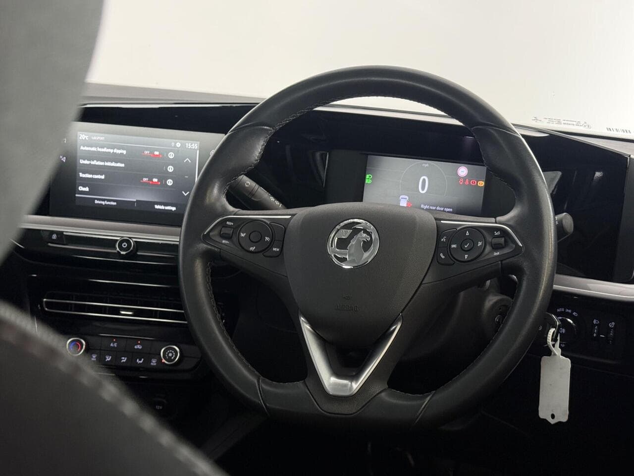 Vauxhall Mokka thumbnail Steering Wheel