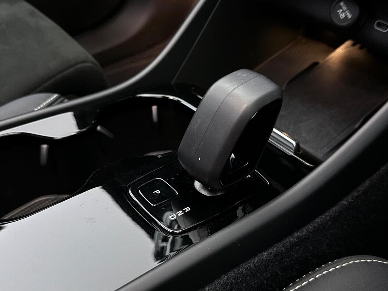 Volvo XC40 thumbnail Steering Wheel