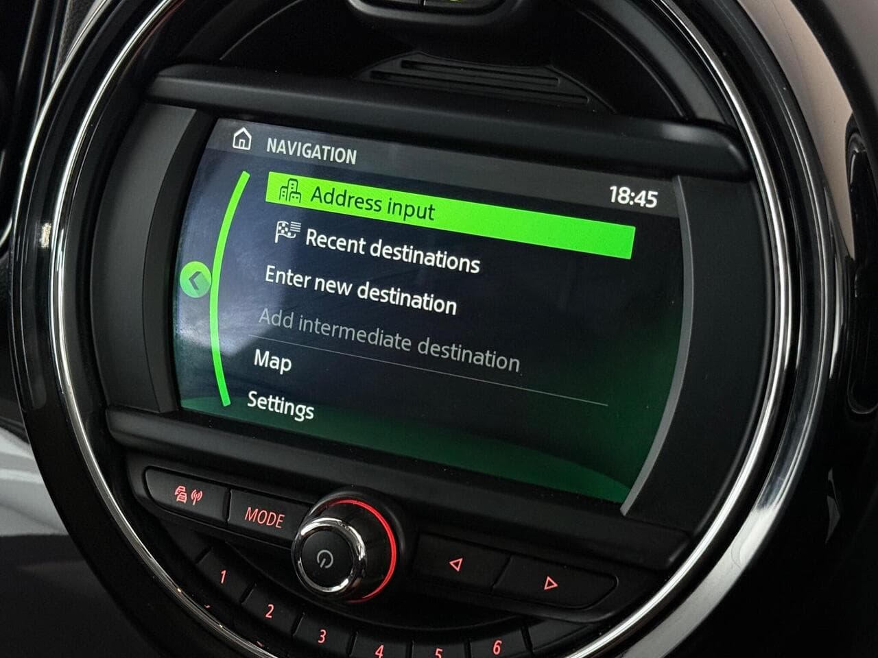 MINI Countryman thumbnail Infotainment System