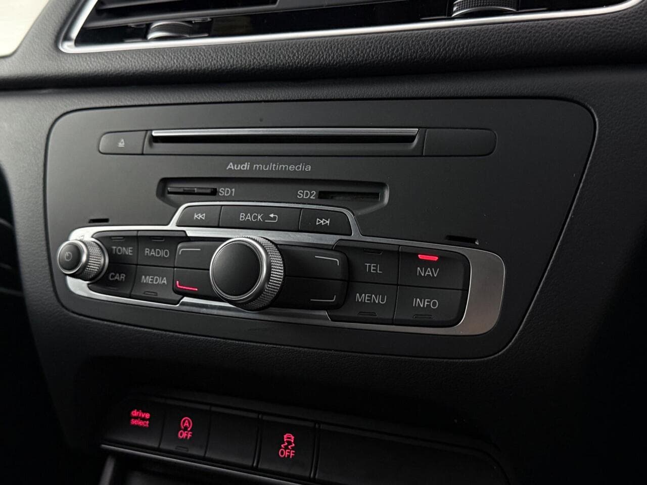 Audi Q3 thumbnail Misc Controls