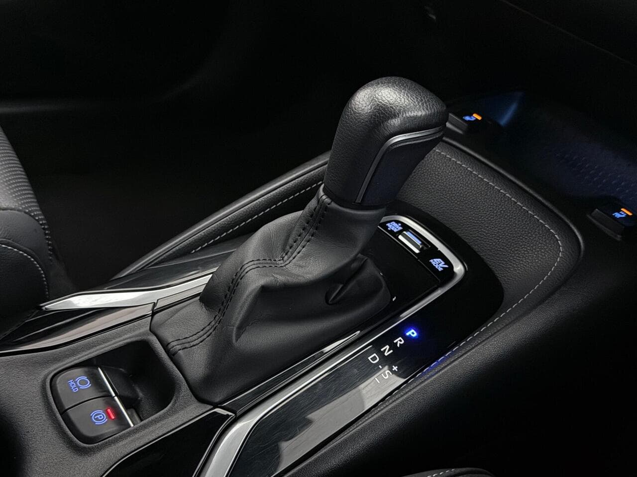 Toyota Corolla thumbnail Interior Front