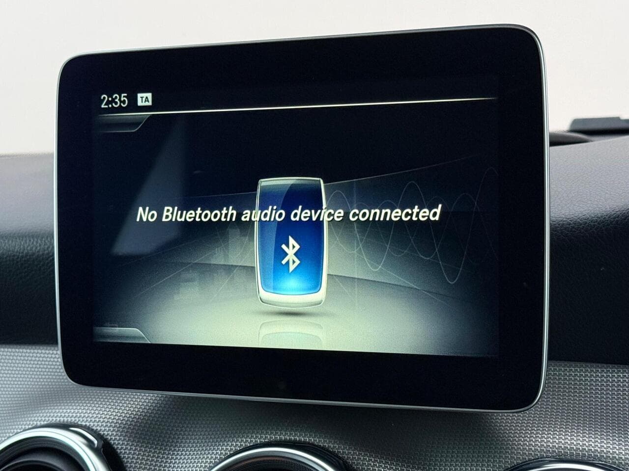 Mercedes-Benz GLA thumbnail Infotainment System