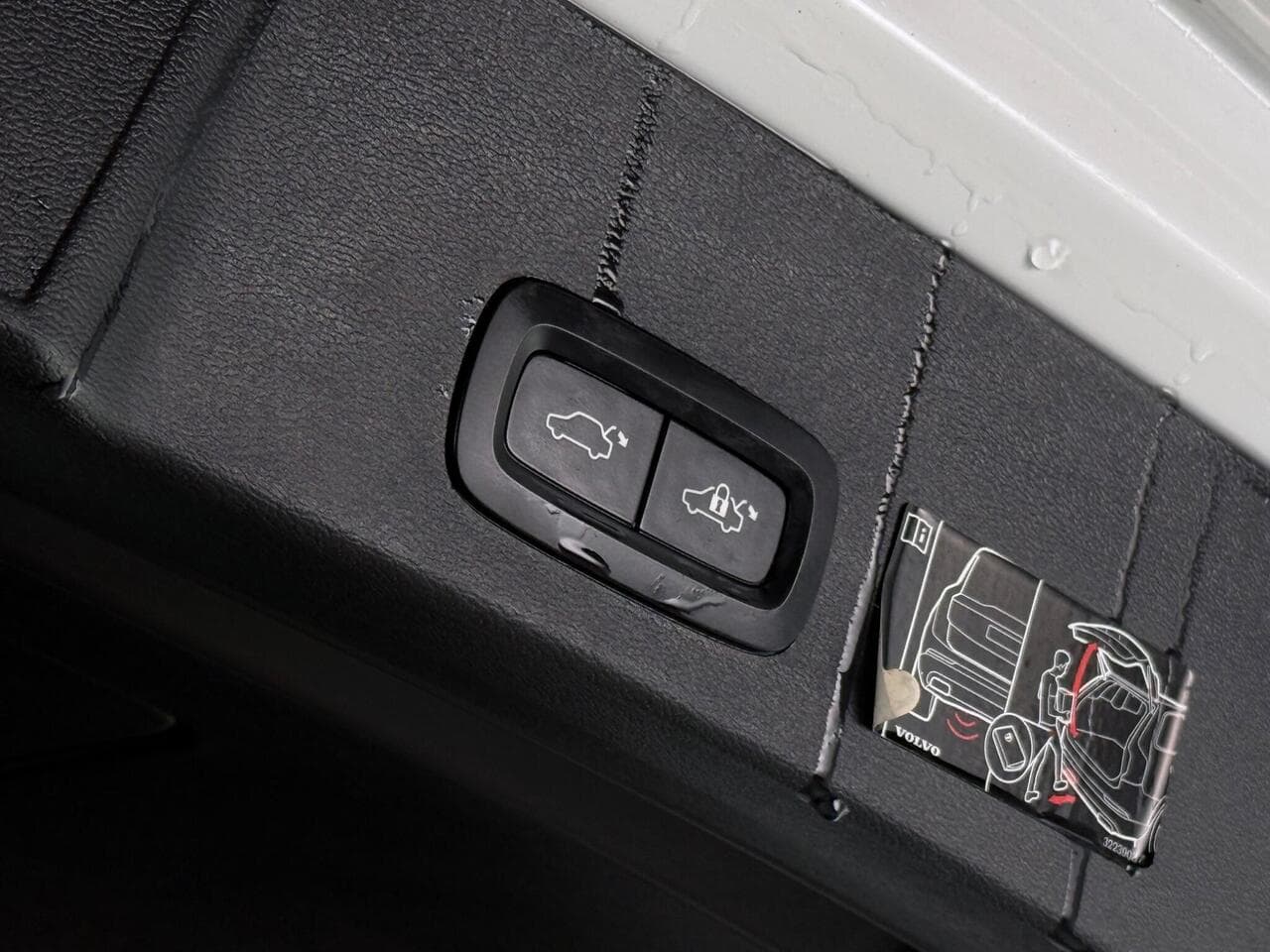 Volvo XC40 thumbnail Misc Controls