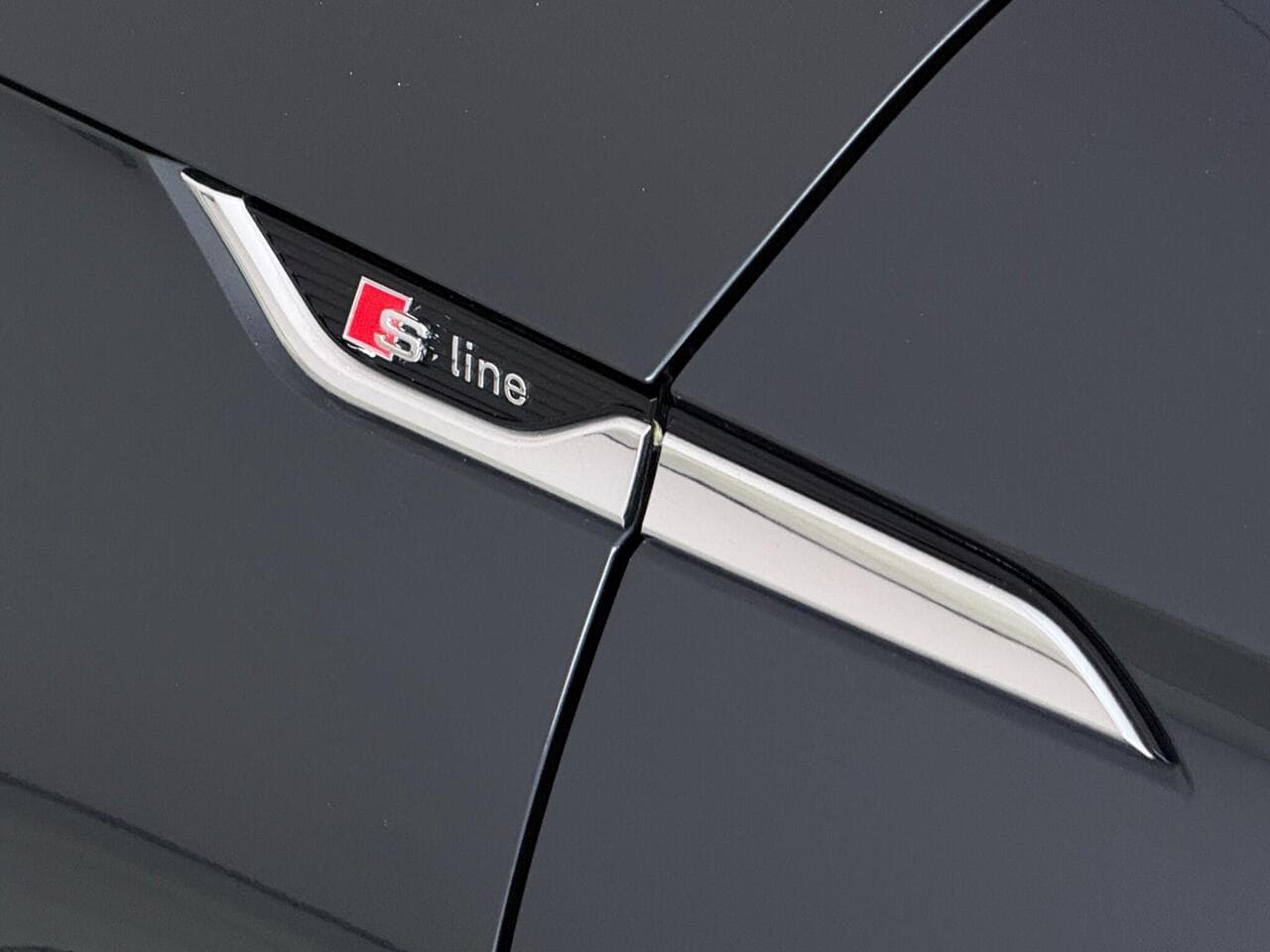 Audi A5 thumbnail Badge Exterior