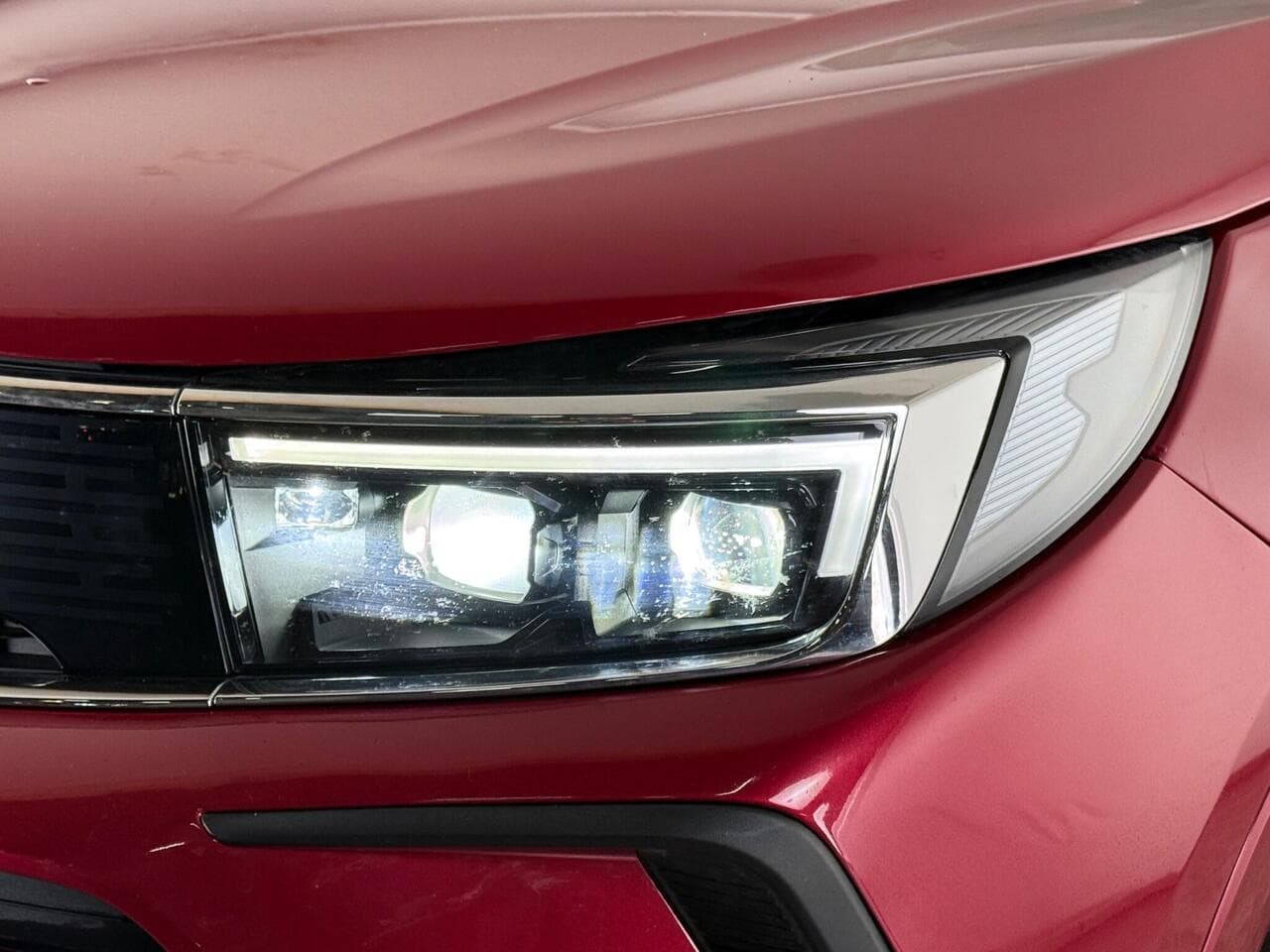 Vauxhall Grandland thumbnail Lights Front