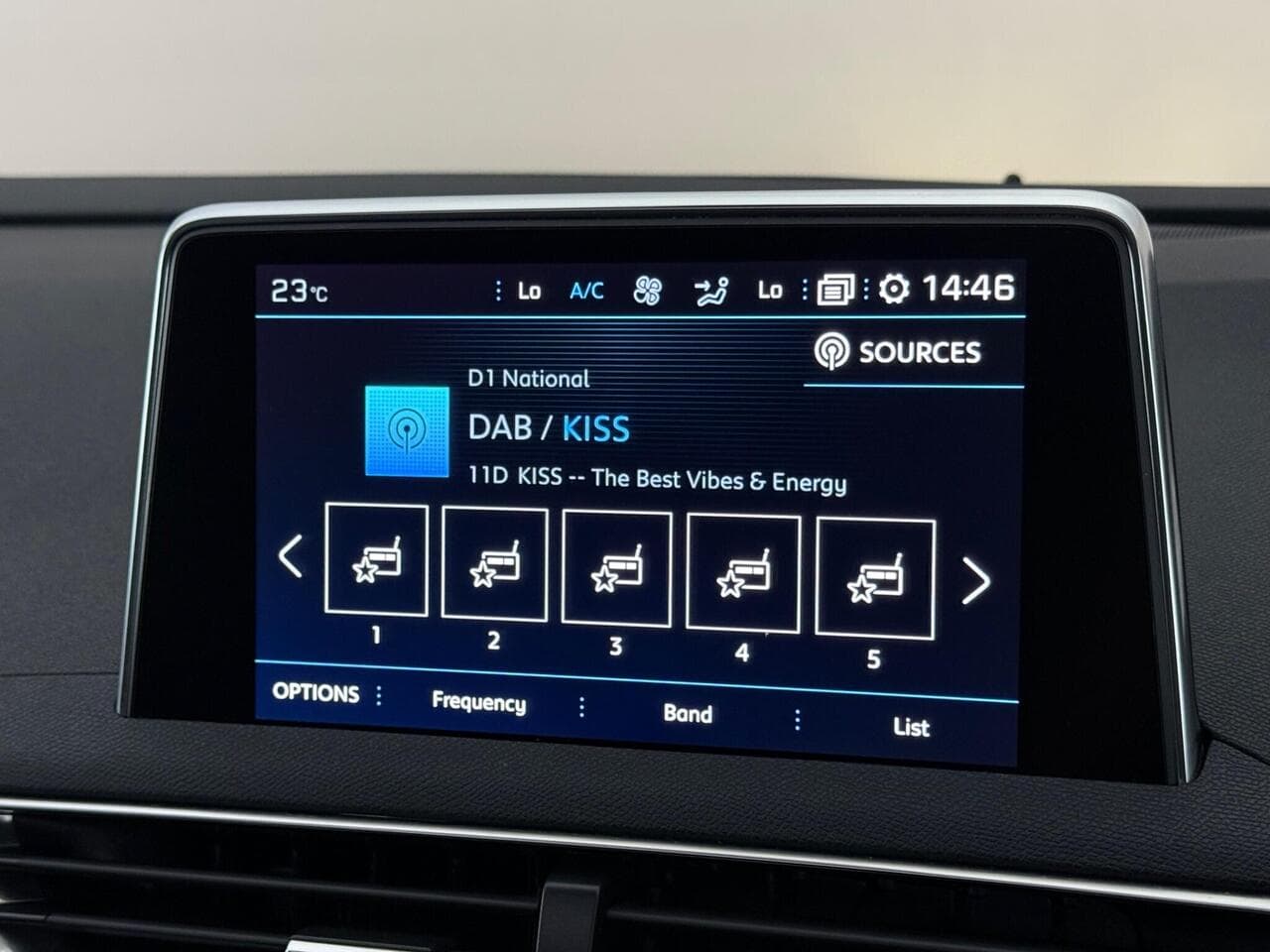 Peugeot 5008 thumbnail Infotainment System