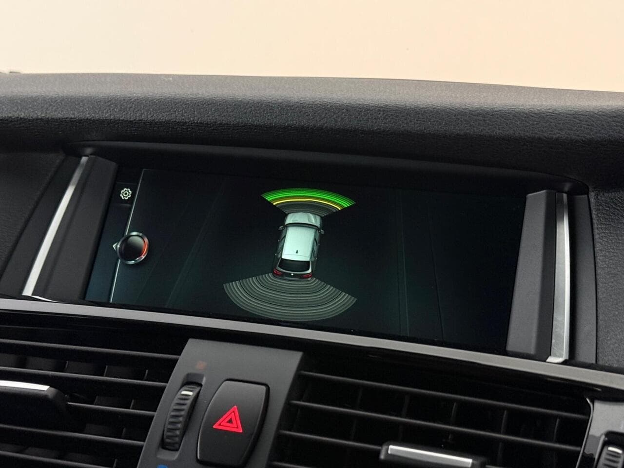 BMW X3 thumbnail Infotainment System