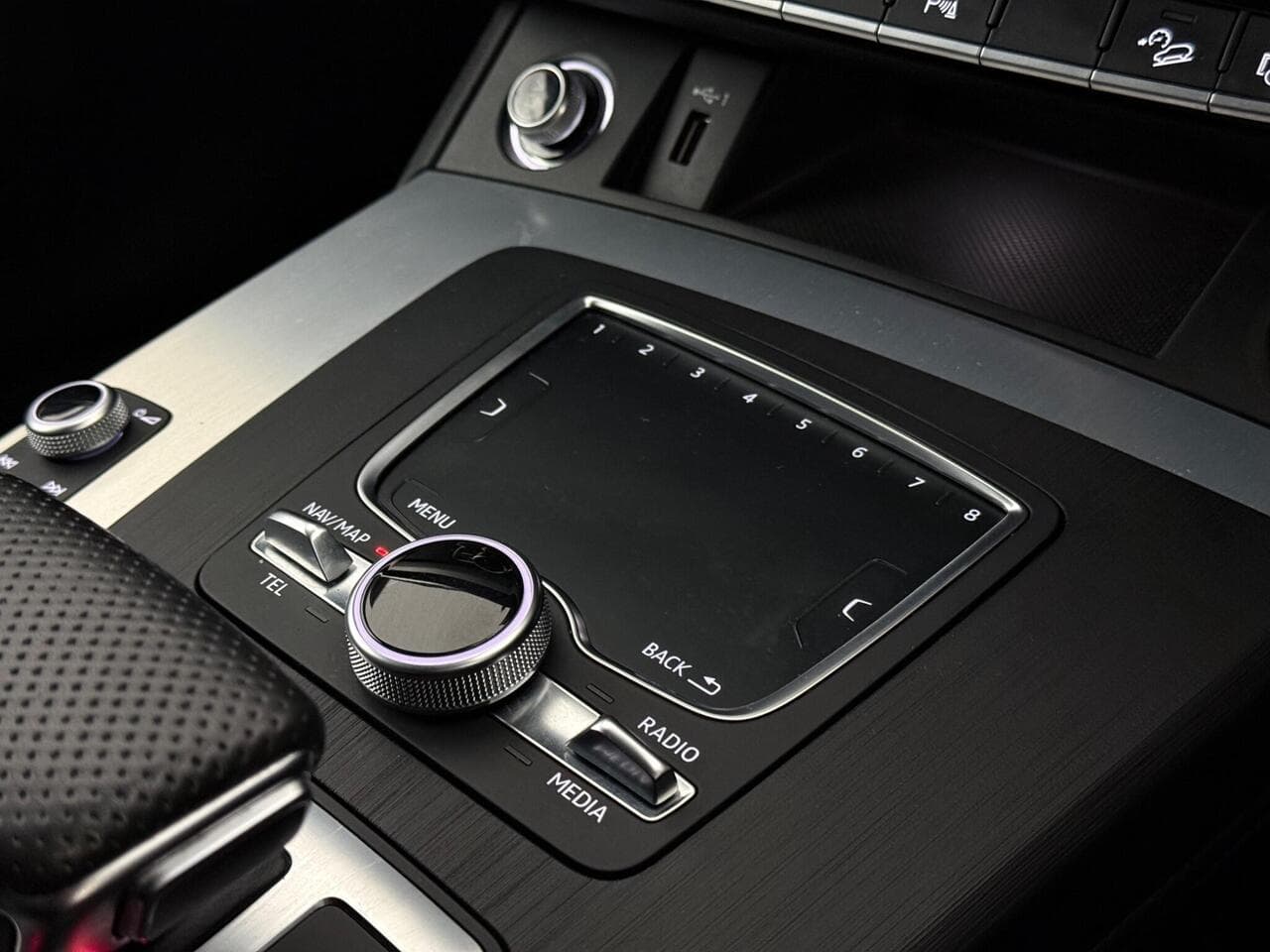 Audi Q5 thumbnail Misc Controls