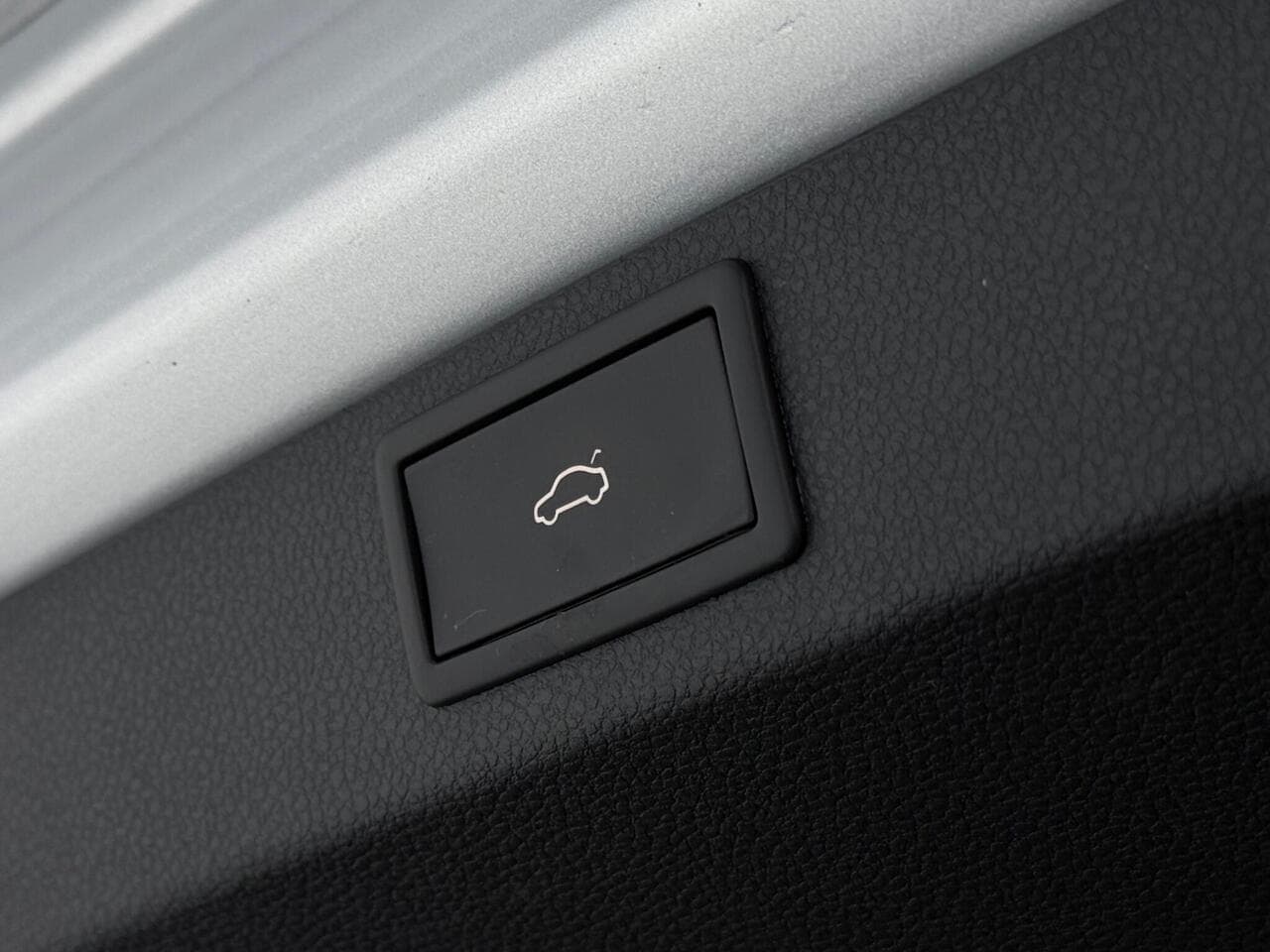 Skoda Karoq thumbnail Misc Controls