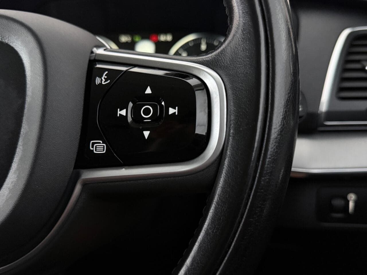 Volvo XC90 thumbnail Misc Controls