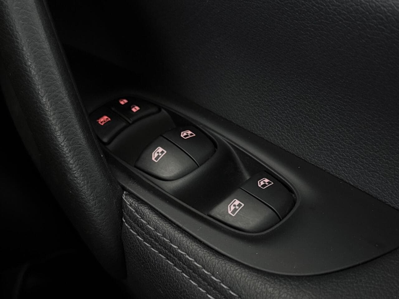 Nissan Qashqai thumbnail Misc Controls