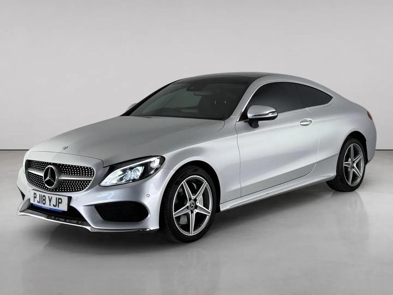 Mercedes-Benz C Class thumbnail Front Left