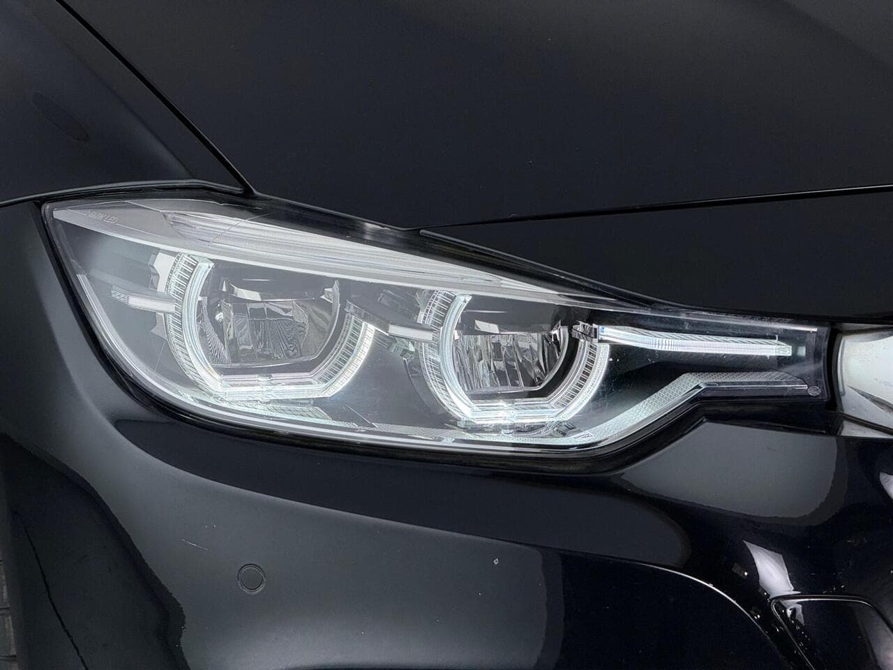 BMW 3 Series thumbnail Lights Front