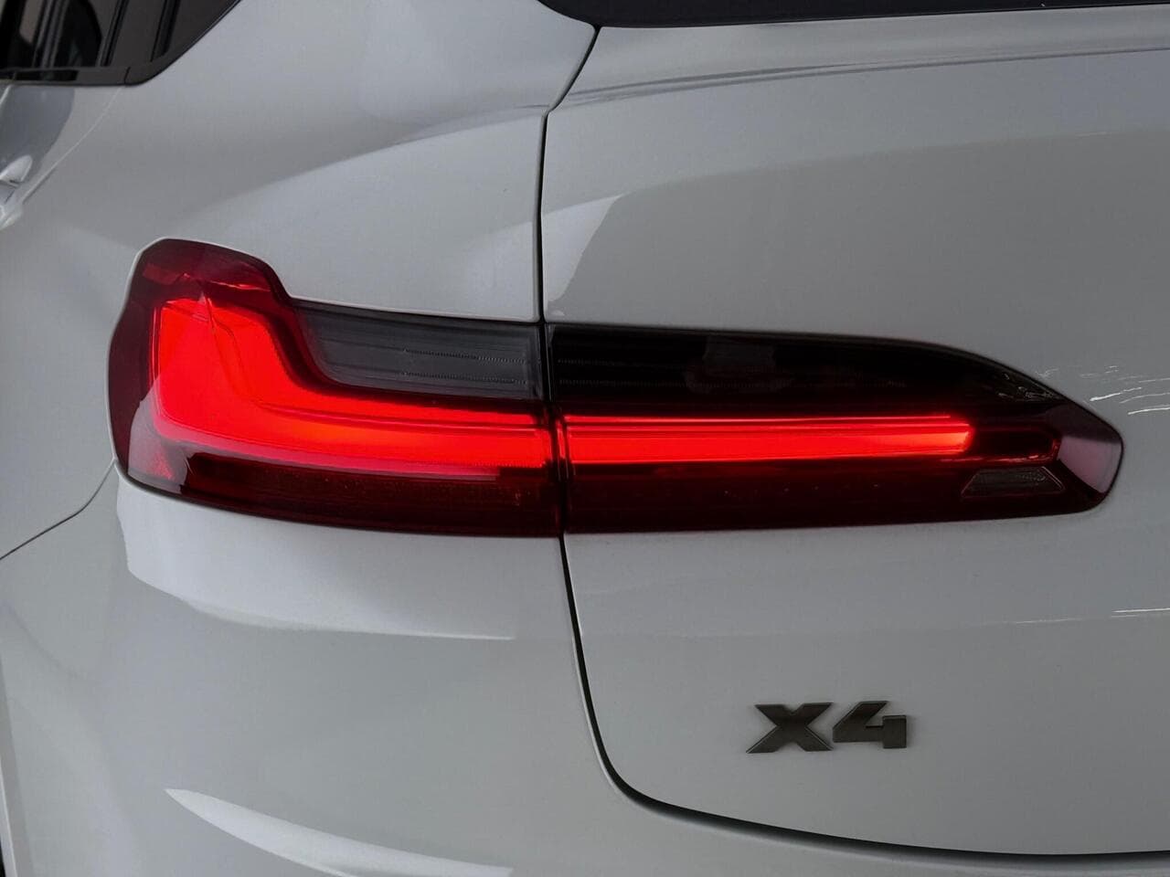 BMW X4 thumbnail Lights Rear