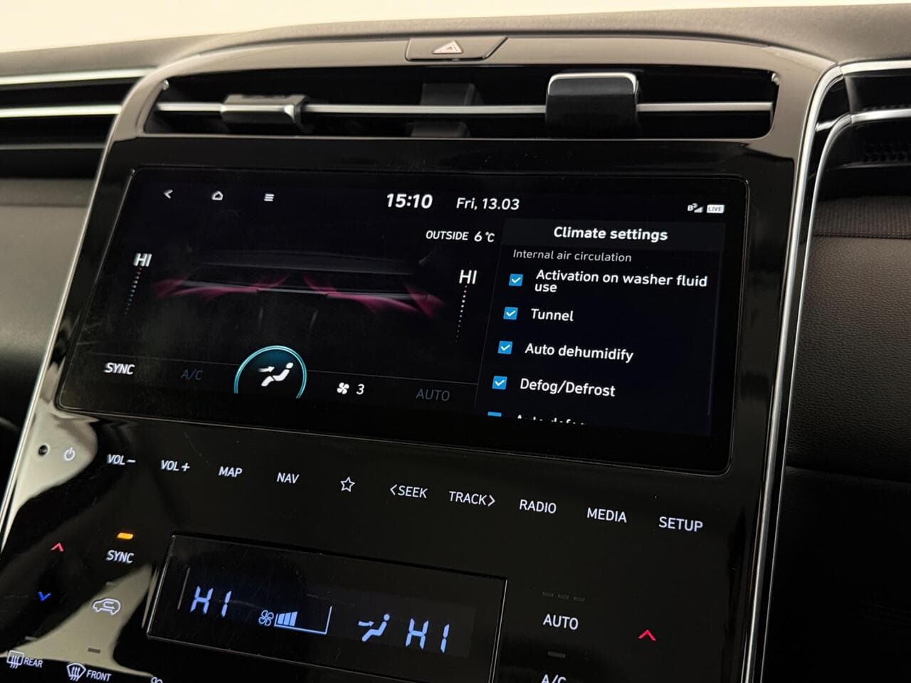Hyundai TUCSON thumbnail Infotainment System