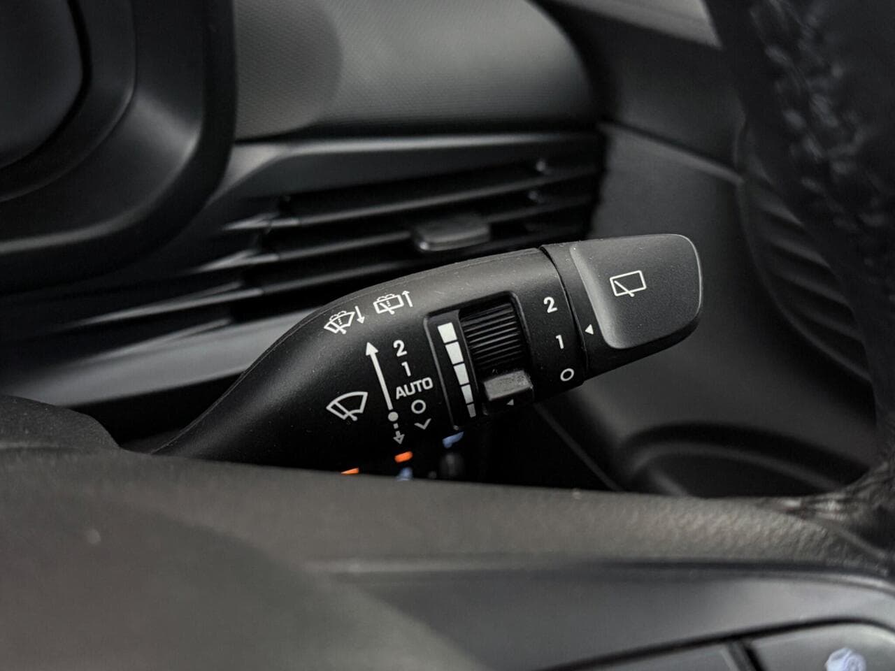 Hyundai BAYON thumbnail Misc Controls