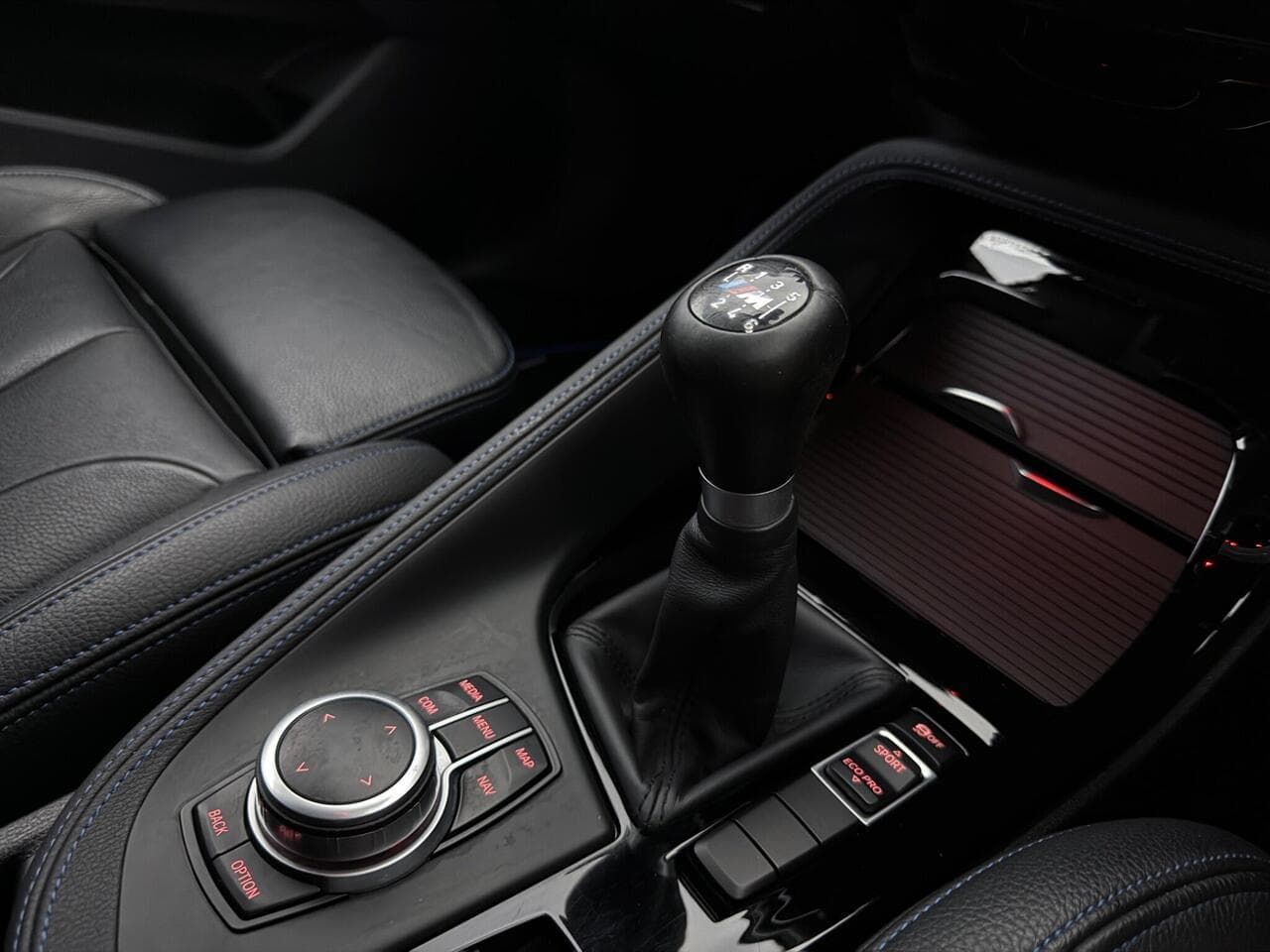 BMW X1 thumbnail Interior Front