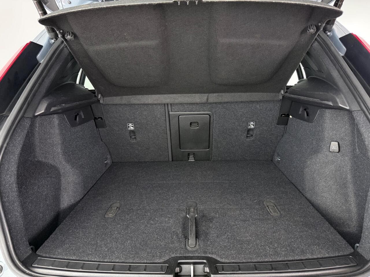 Volvo XC40 thumbnail Boot