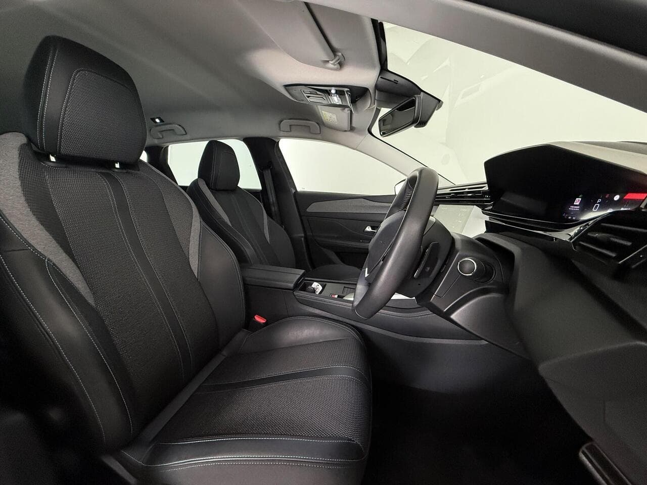 Peugeot 308 SW thumbnail Seat Driver