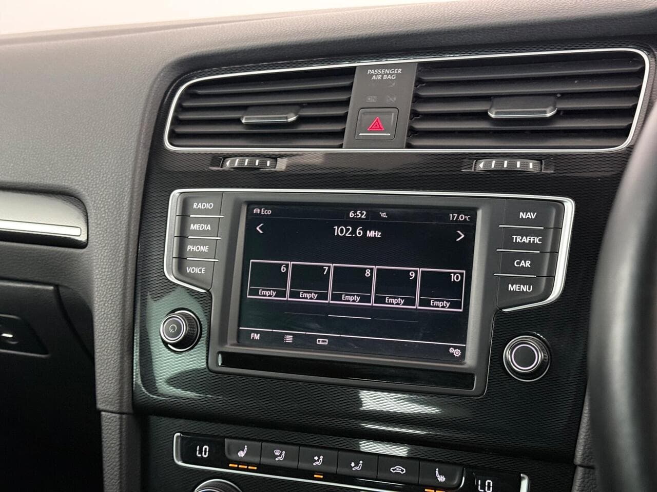 Volkswagen Golf thumbnail Infotainment System