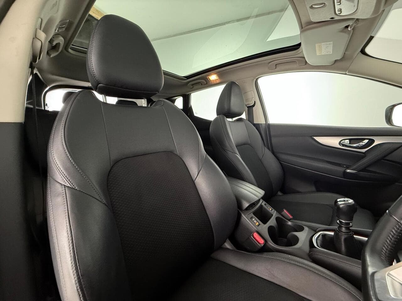 Nissan Qashqai thumbnail Seat Driver