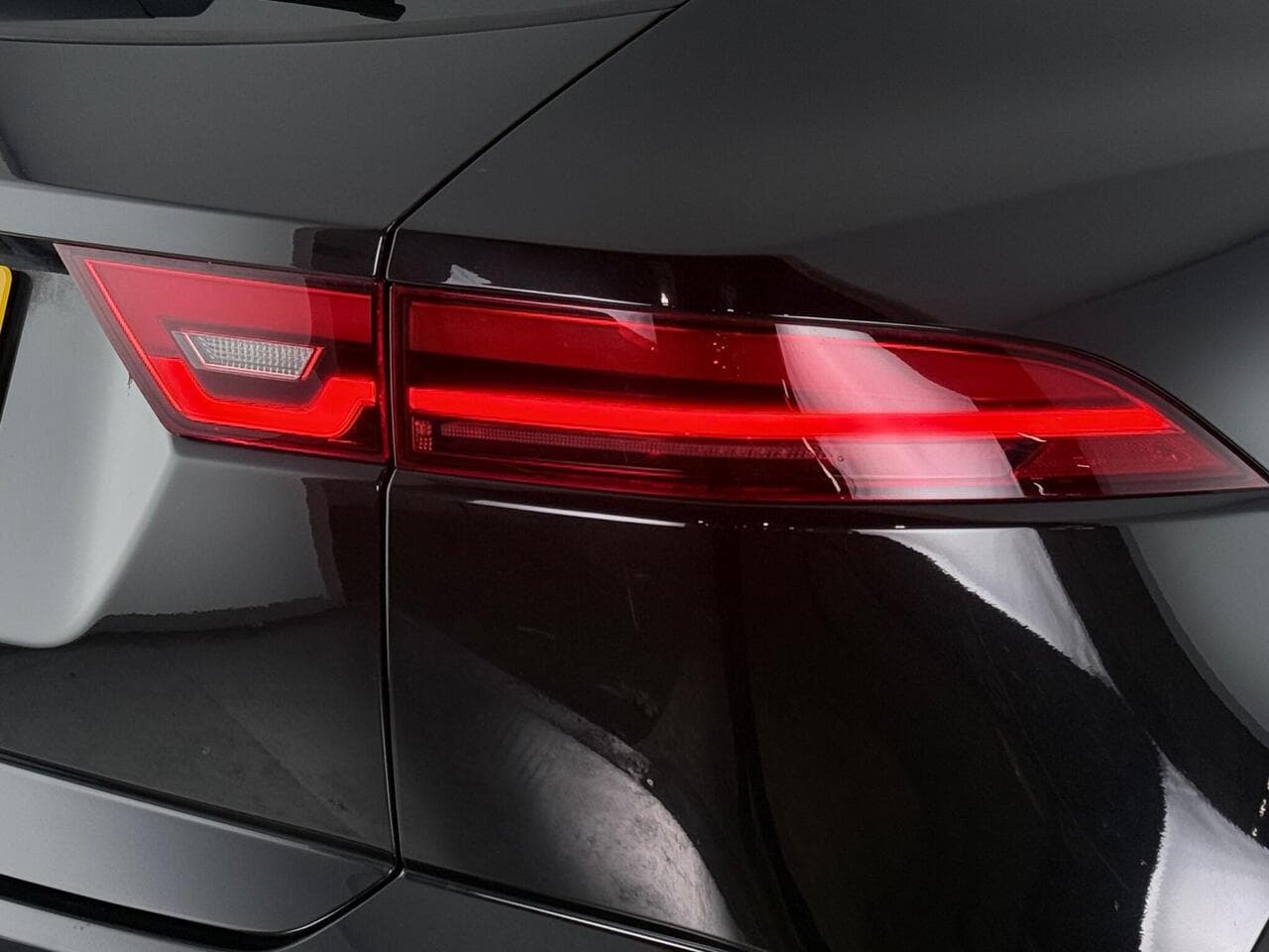 Jaguar E-PACE thumbnail Lights Rear