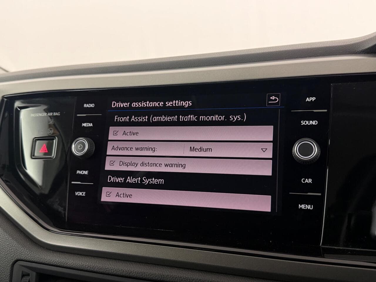 Volkswagen Polo thumbnail Infotainment System