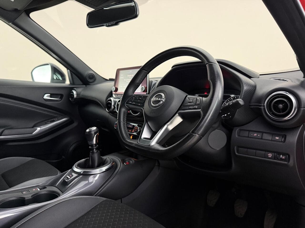 Nissan Juke thumbnail Interior Front