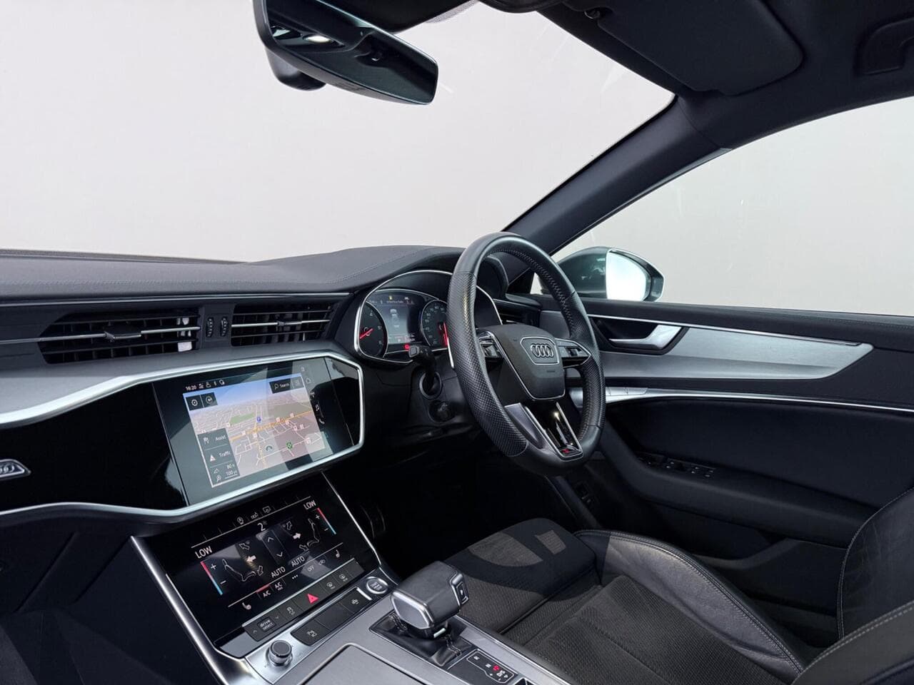 Audi A6 Saloon thumbnail Interior Front