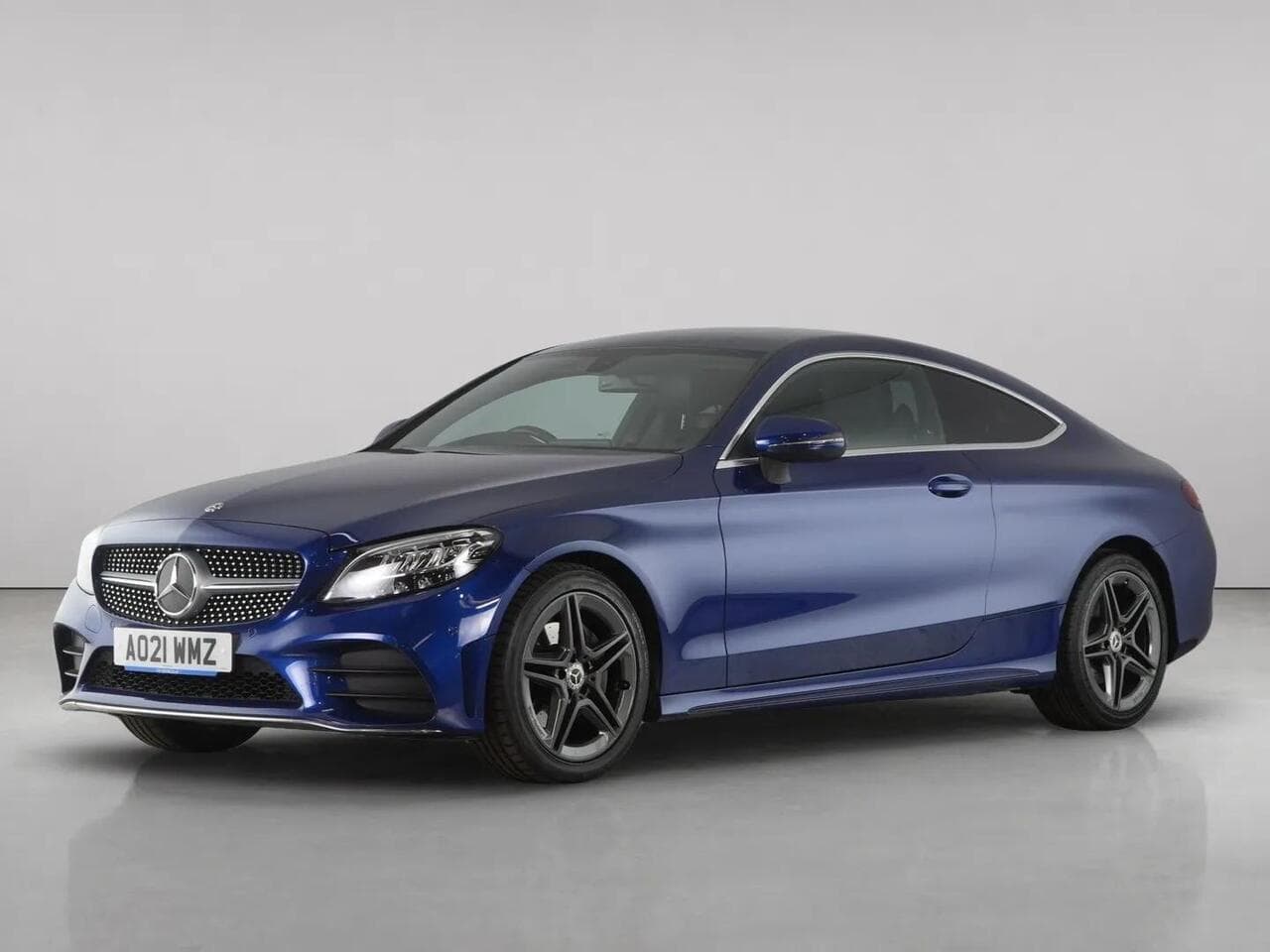 Mercedes-Benz C Class thumbnail Front Left