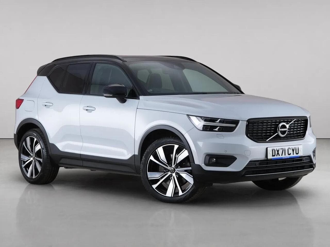 Volvo XC40 - Volvo XC40 1.5h T5 Twin Engine Recharge 10.7kWh R-Design Pro Auto Euro 6 (s/s) 5dr