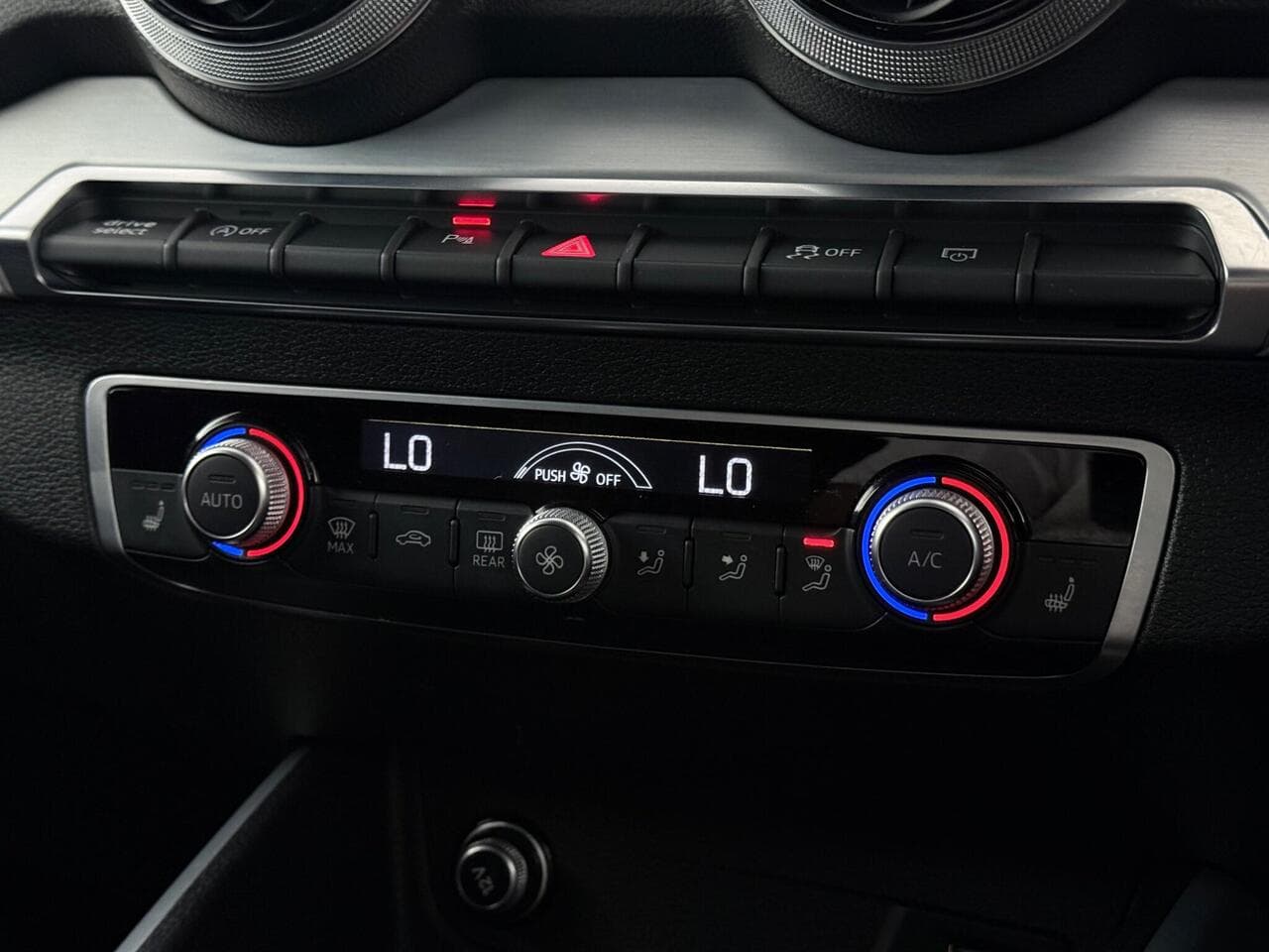 Audi Q2 thumbnail Misc Controls