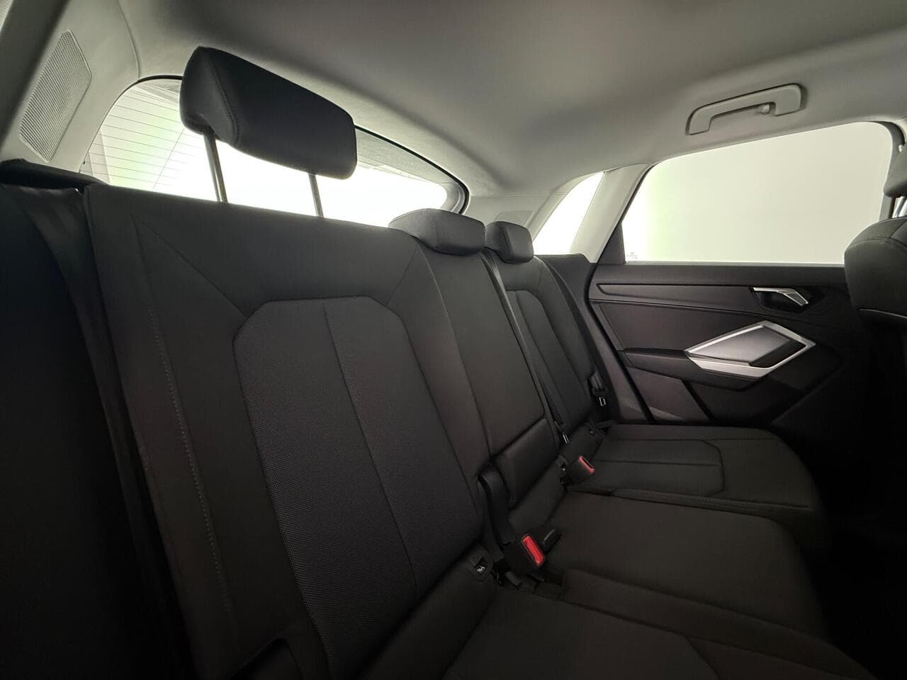 Audi Q3 thumbnail Seats Rear