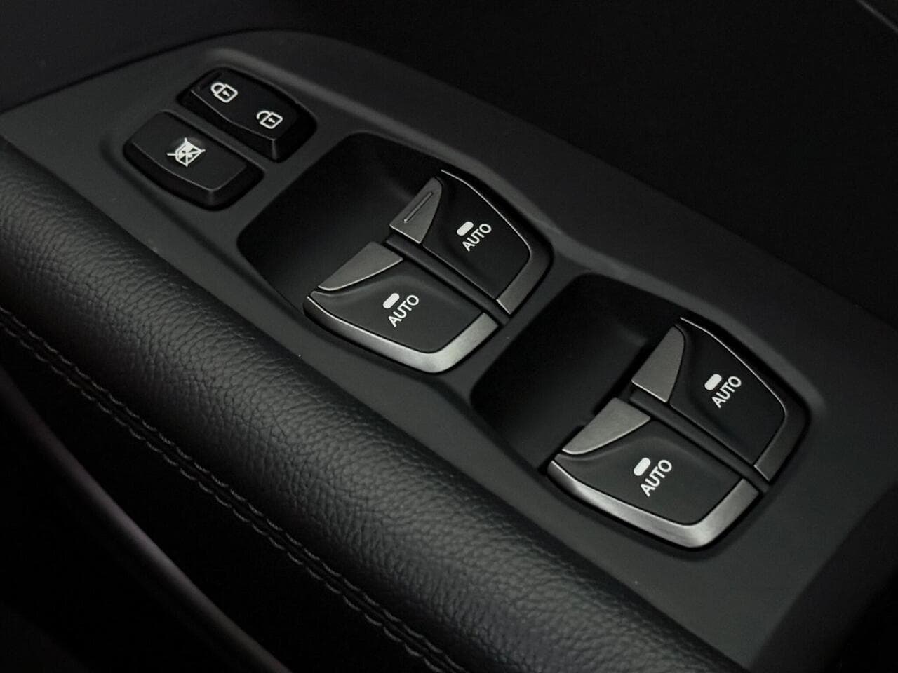 Hyundai Santa Fe thumbnail Misc Controls