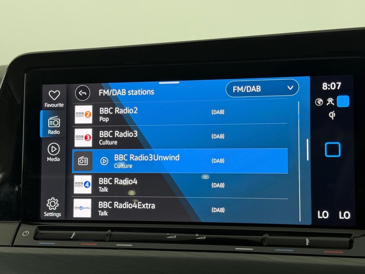 Volkswagen Golf thumbnail Infotainment System