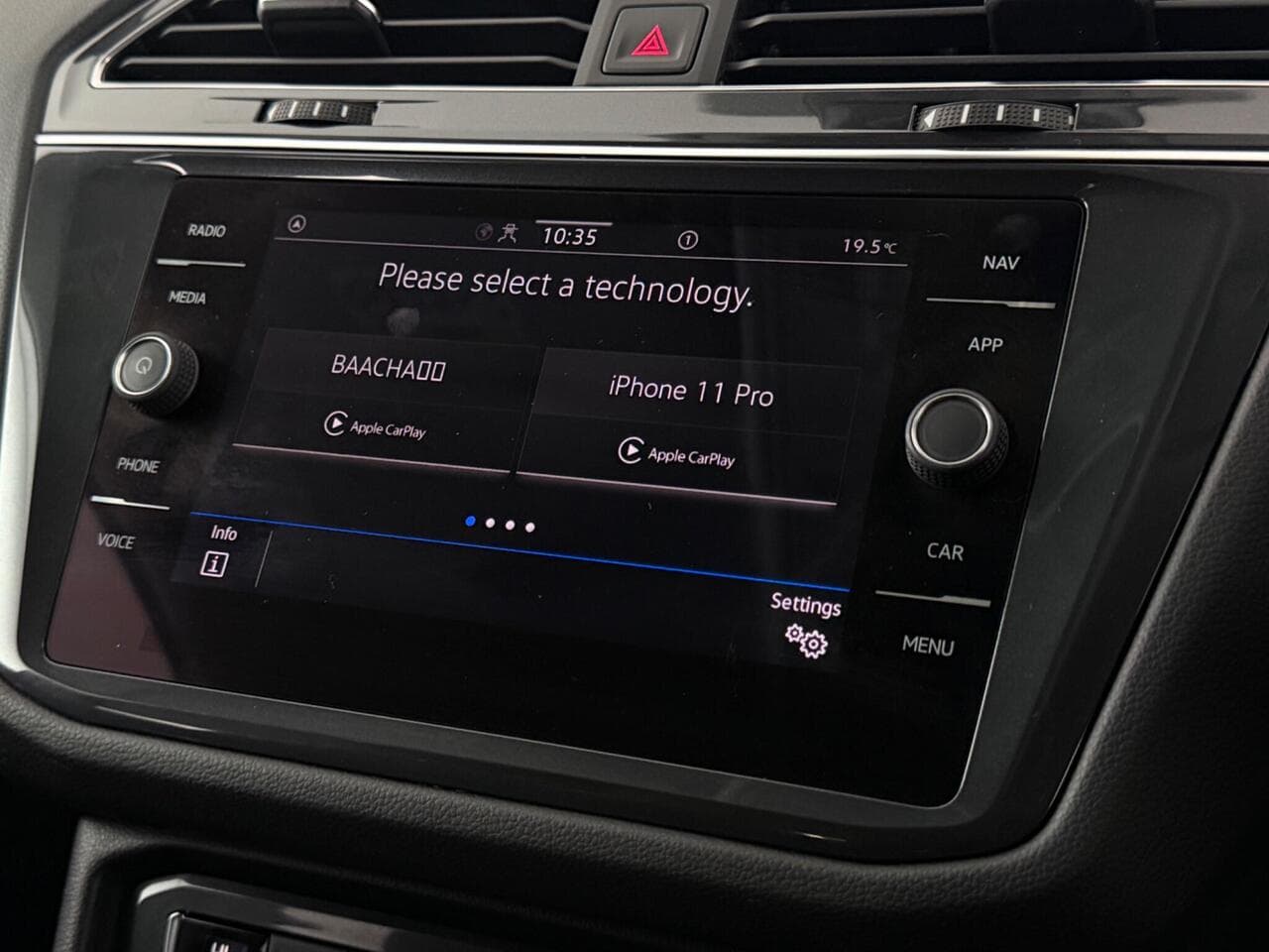 Volkswagen Tiguan Allspace thumbnail Infotainment System