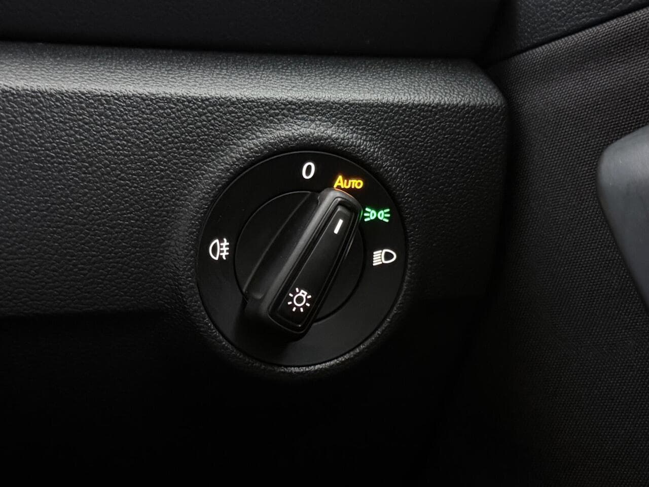 Volkswagen T-Roc thumbnail Misc Controls