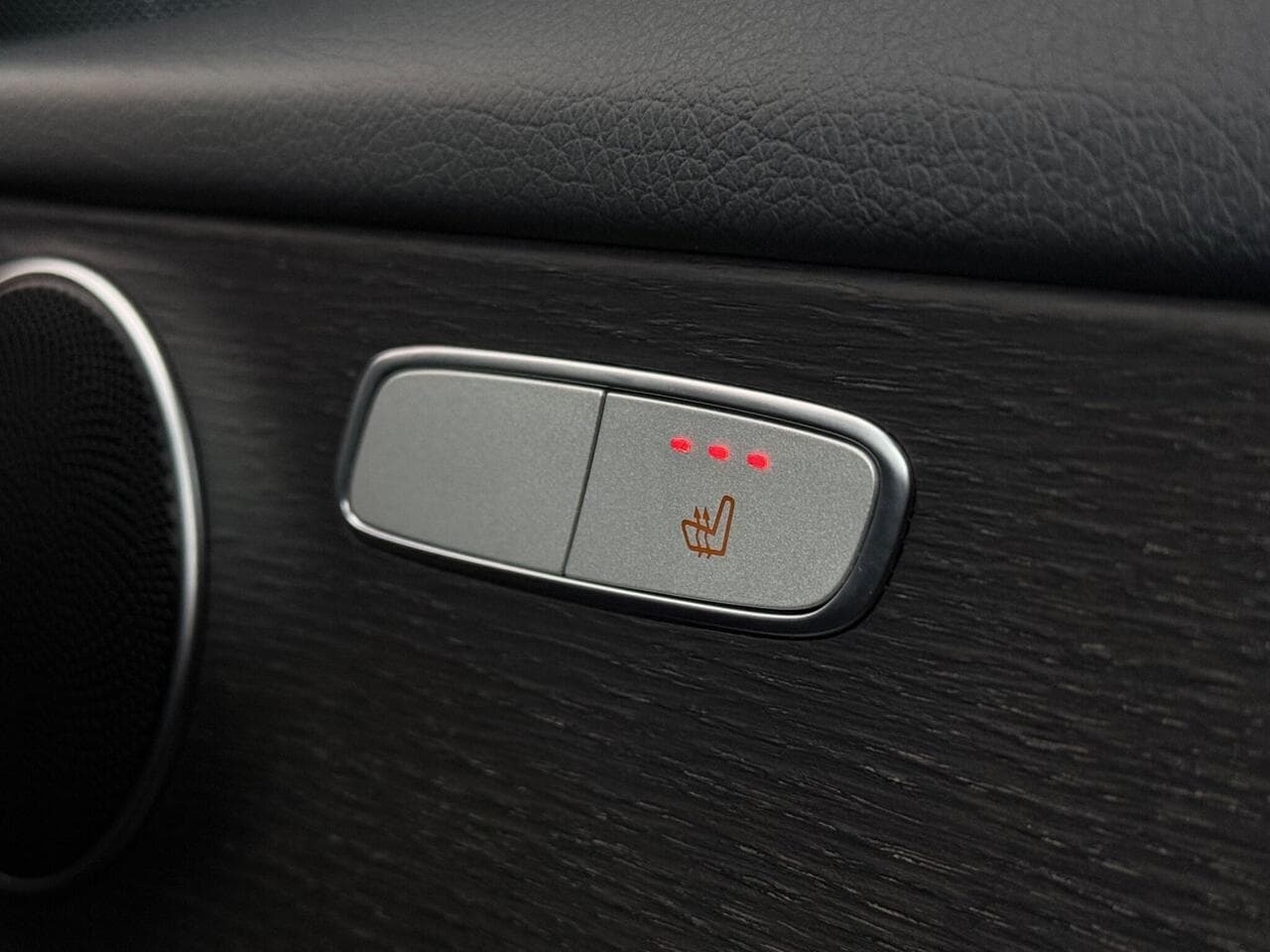 Mercedes-Benz GLC thumbnail Misc Controls