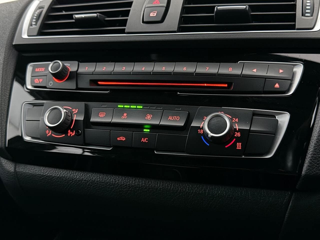 BMW 1 Series thumbnail Infotainment System