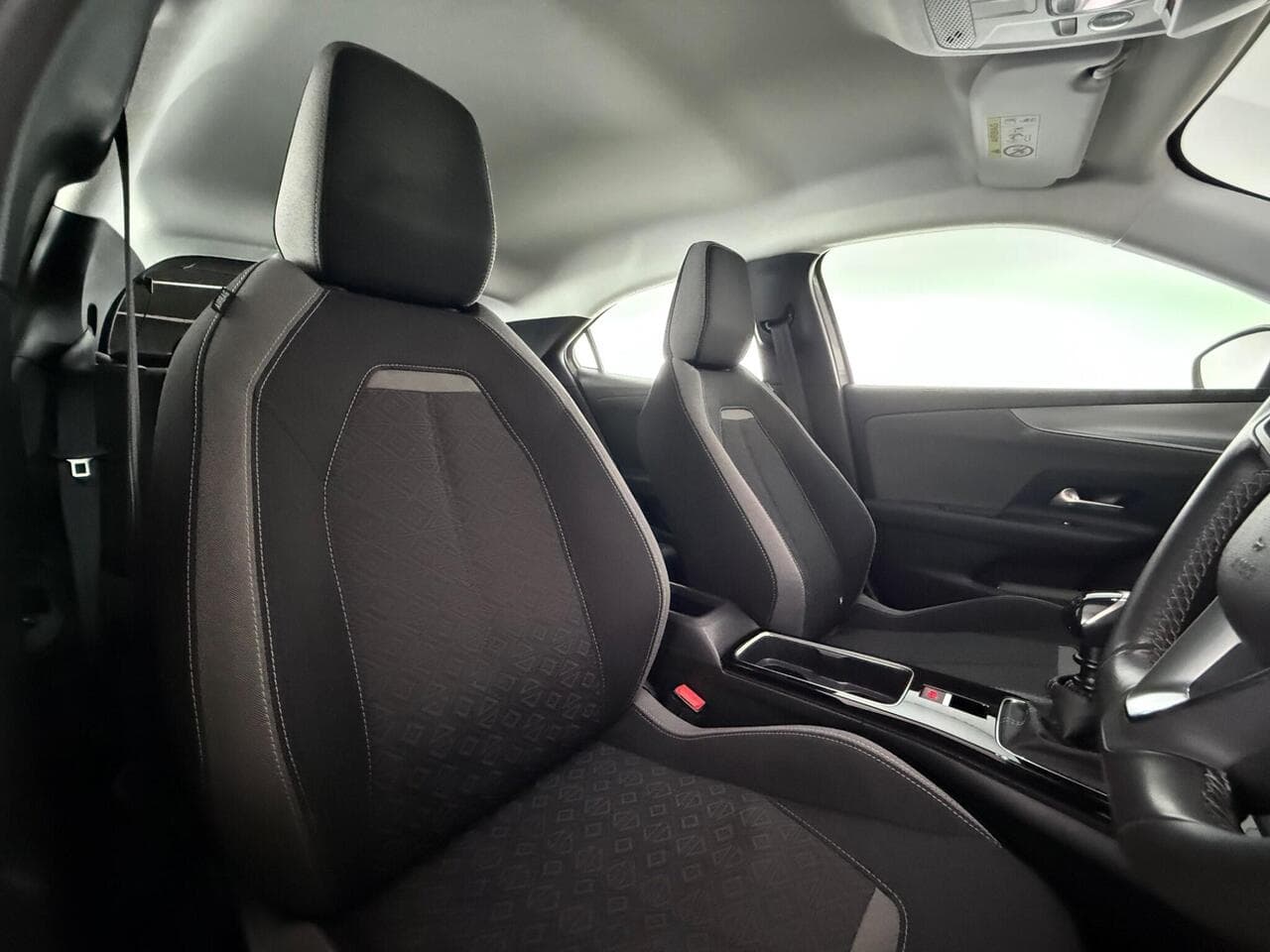 Vauxhall Mokka thumbnail Seat Driver