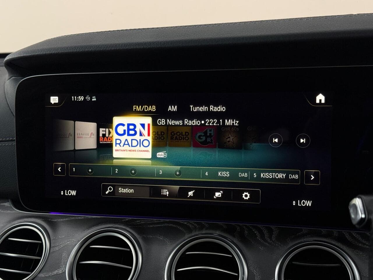Mercedes-Benz E Class thumbnail Infotainment System