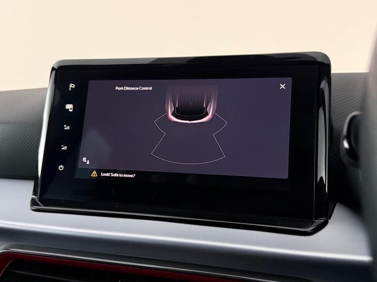 SEAT Arona thumbnail Infotainment System