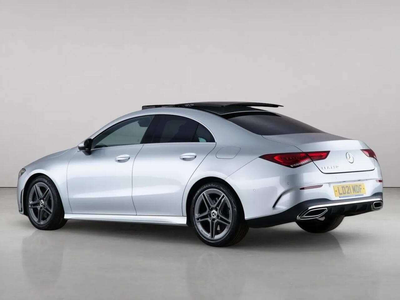 Mercedes-Benz CLA thumbnail Rear Left