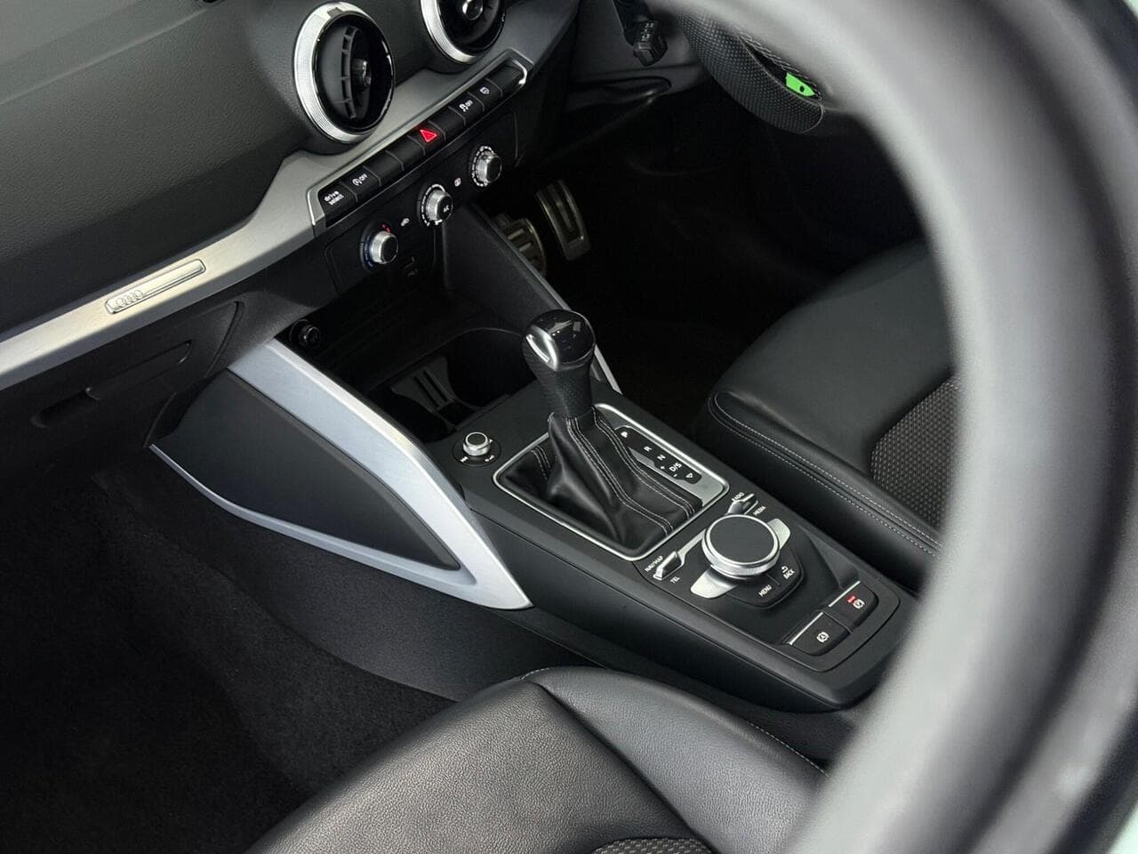 Audi Q2 thumbnail Interior Front