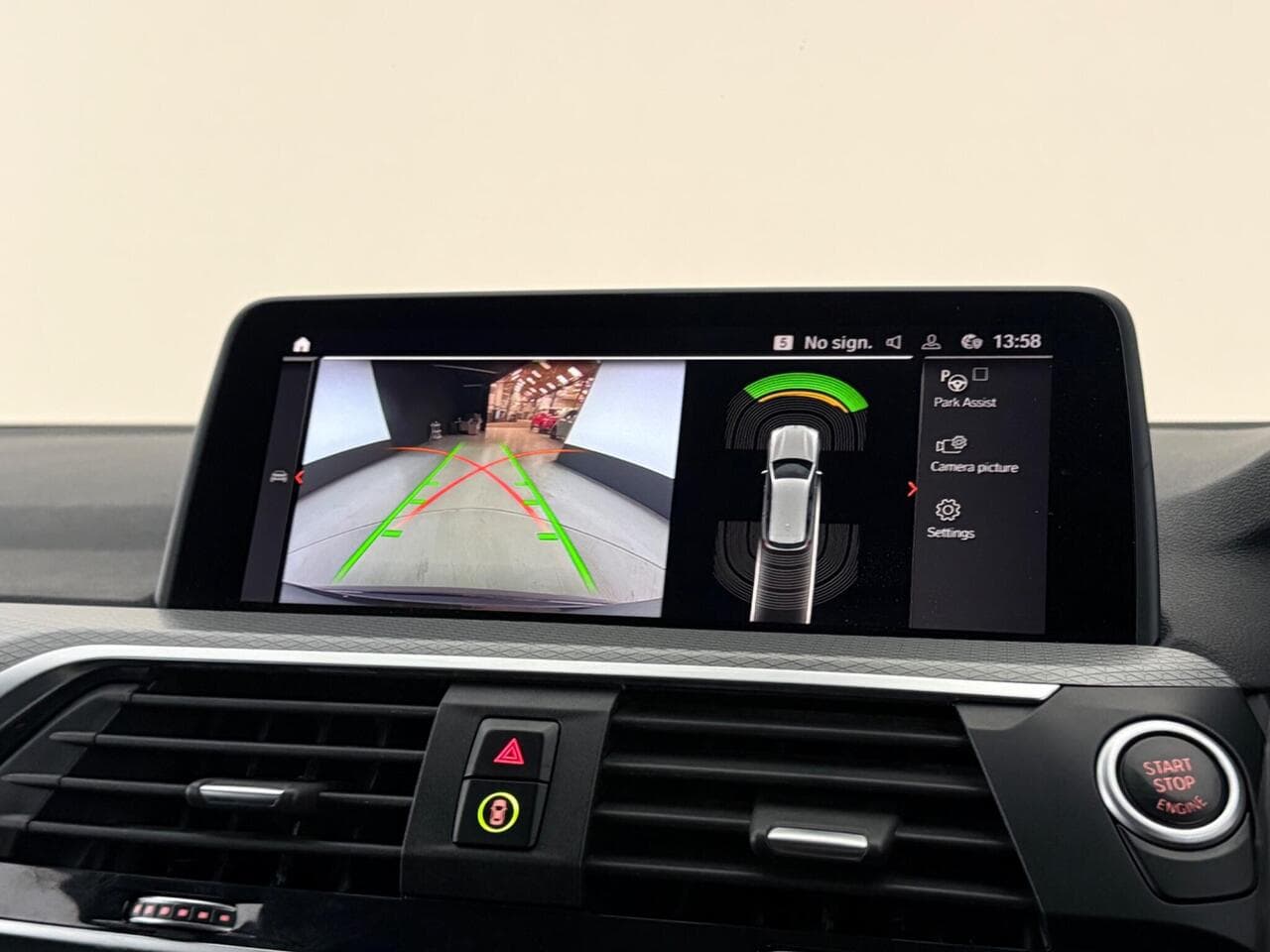 BMW X3 thumbnail Infotainment System