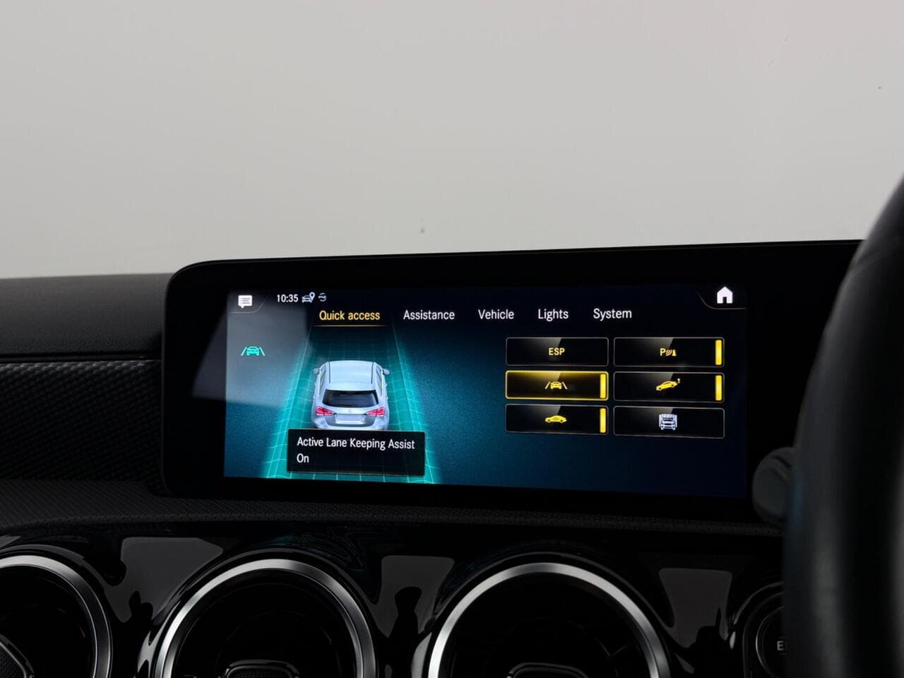 Mercedes-Benz A Class thumbnail Infotainment System
