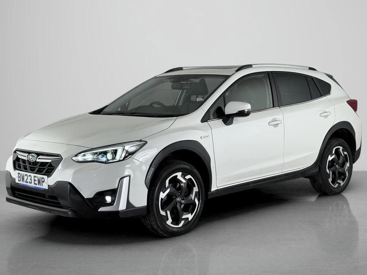 Subaru XV thumbnail Front Left