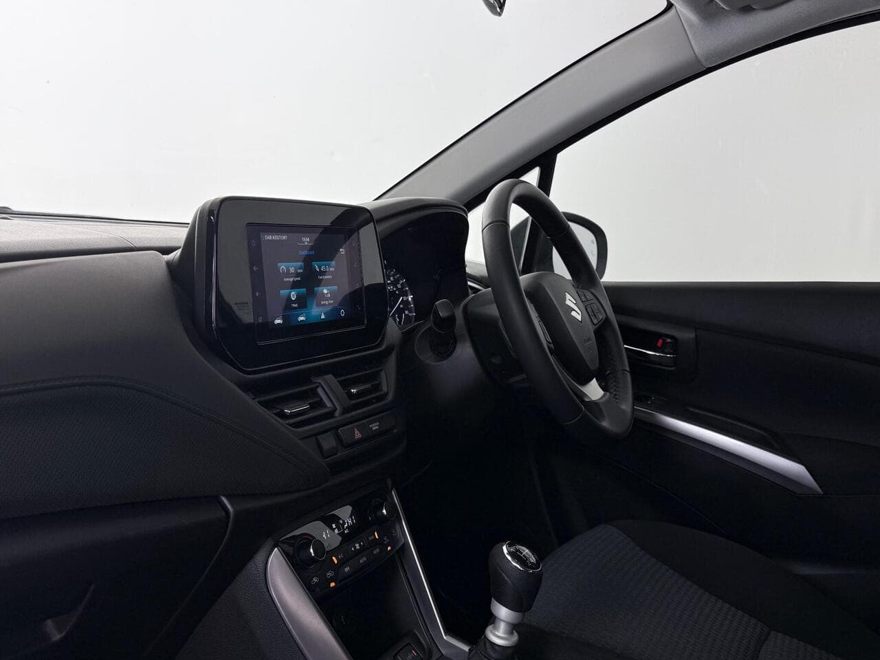 Suzuki S-Cross thumbnail Interior Front