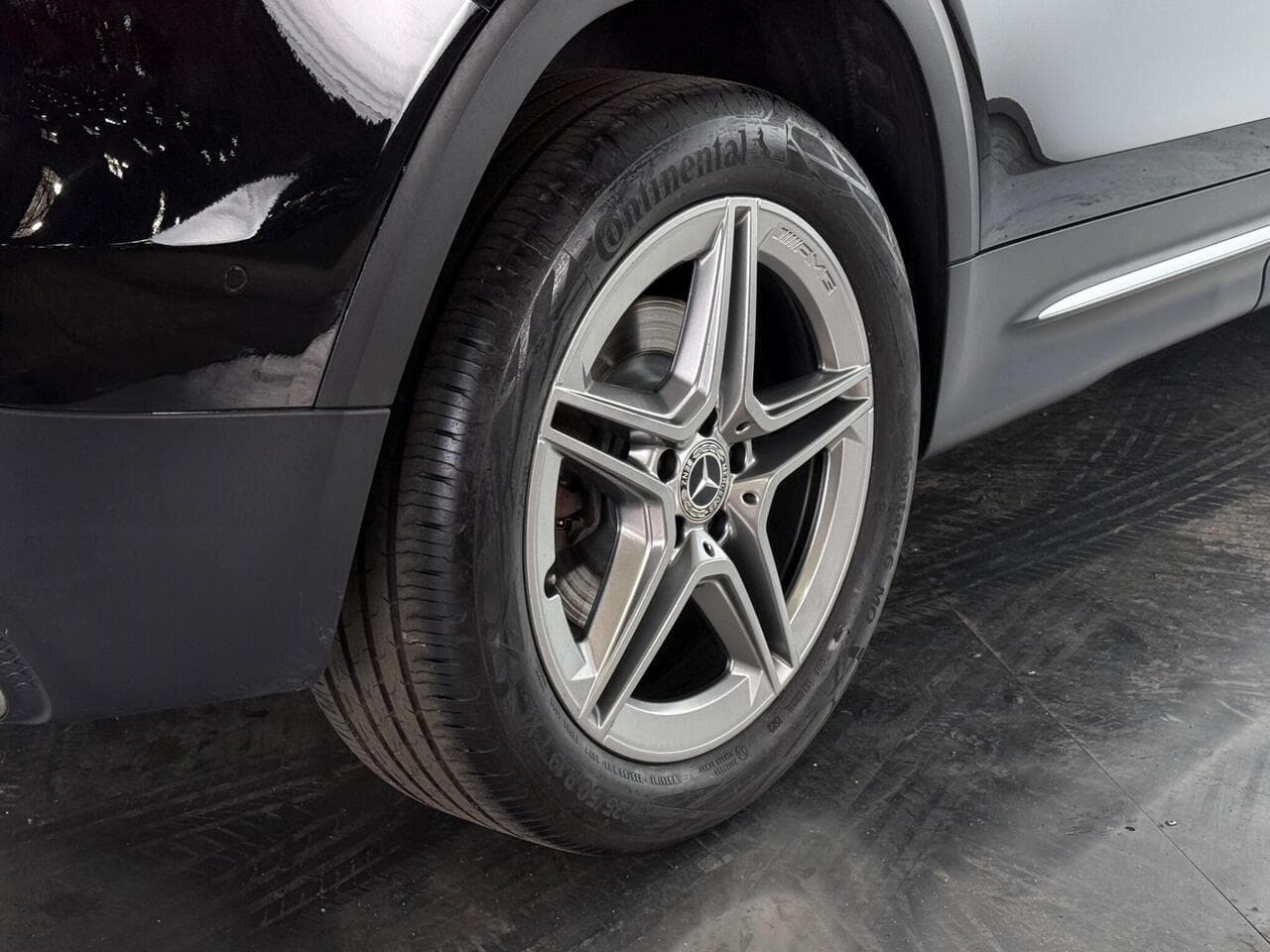 Mercedes-Benz GLB thumbnail Wheel