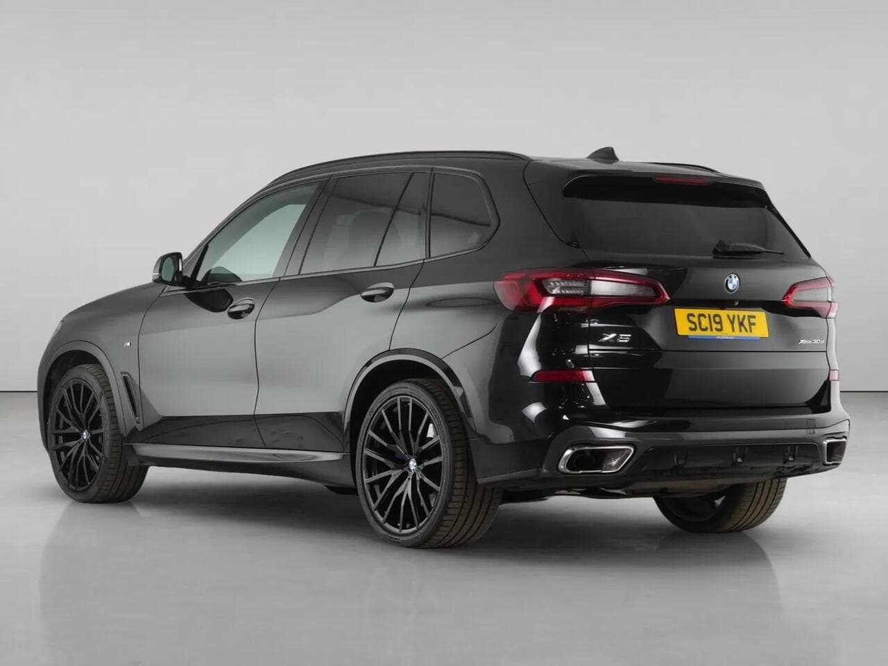 BMW X5 thumbnail Rear Left